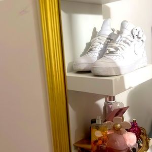 Nike Airforce 1 Mid 6.5 men & boys Women 8.5